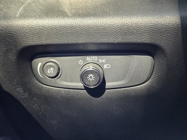 used 2023 Chevrolet Traverse car, priced at $37,500