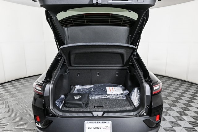 new 2025 Volkswagen ID.4 car, priced at $48,666