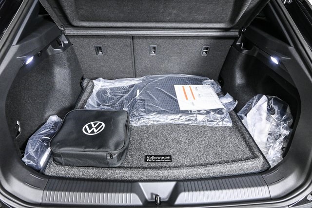 new 2025 Volkswagen ID.4 car, priced at $48,666