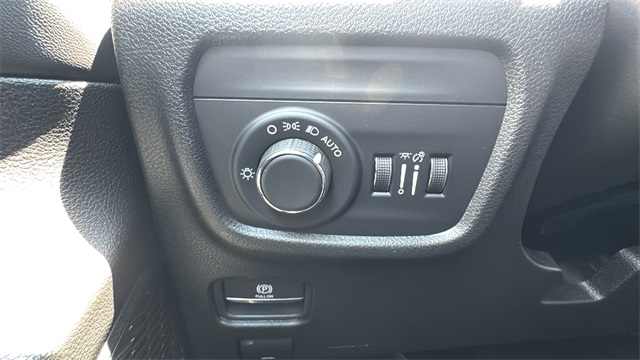 new 2025 Jeep Grand Cherokee car, priced at $42,848