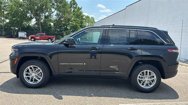 new 2025 Jeep Grand Cherokee car, priced at $42,848