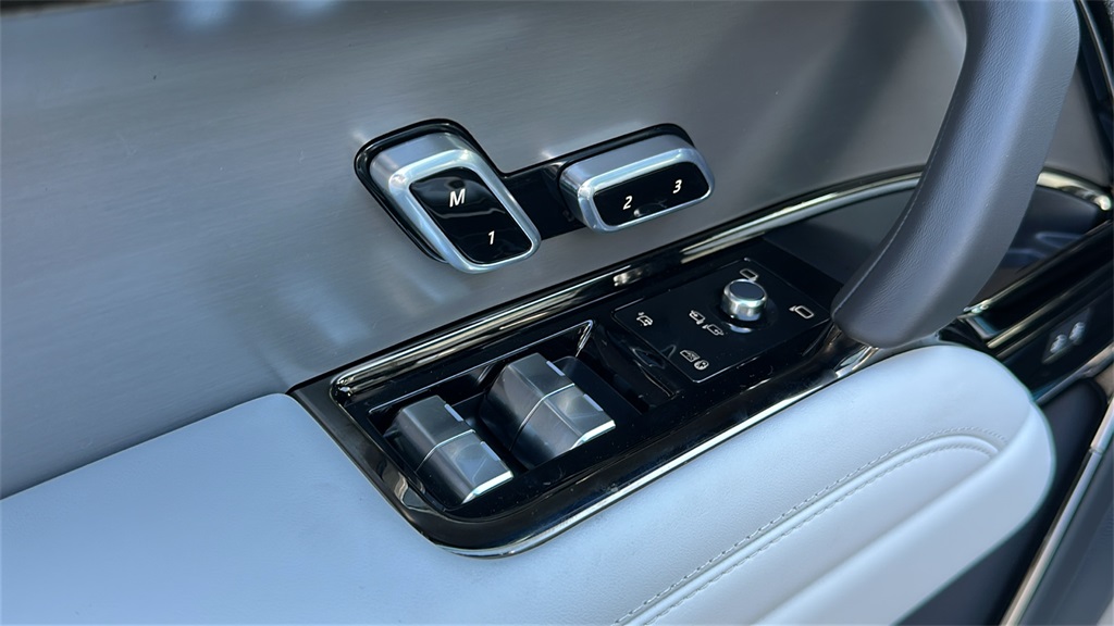 new 2025 Land Rover Range Rover Sport car, priced at $92,525