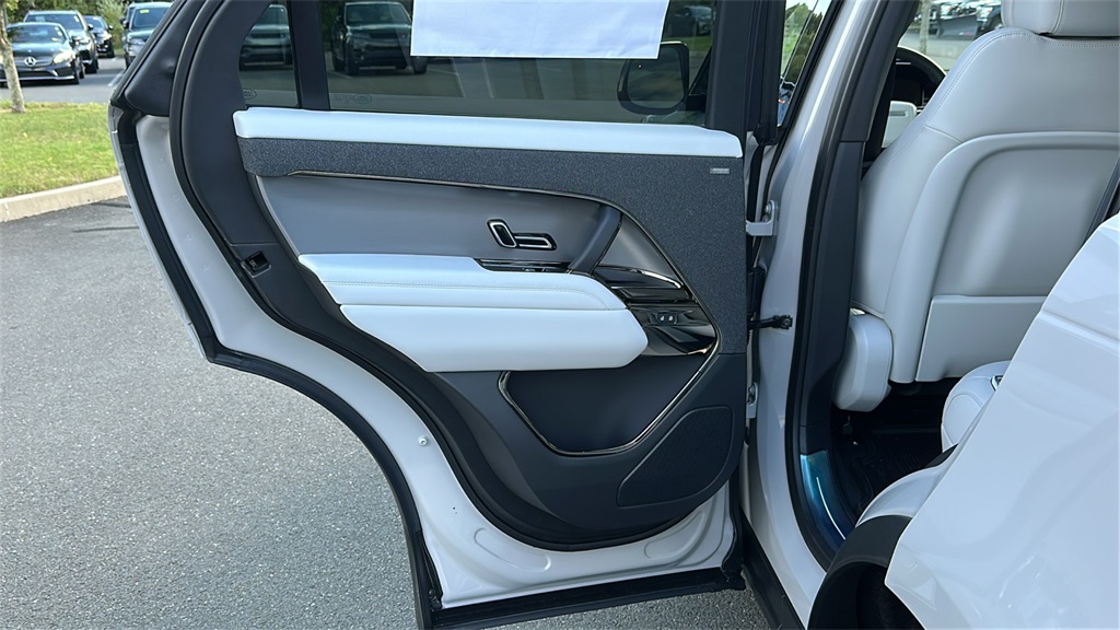 new 2025 Land Rover Range Rover Sport car, priced at $92,525