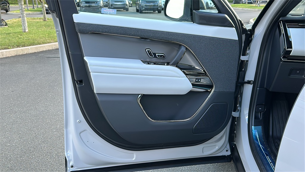 new 2025 Land Rover Range Rover Sport car, priced at $92,525