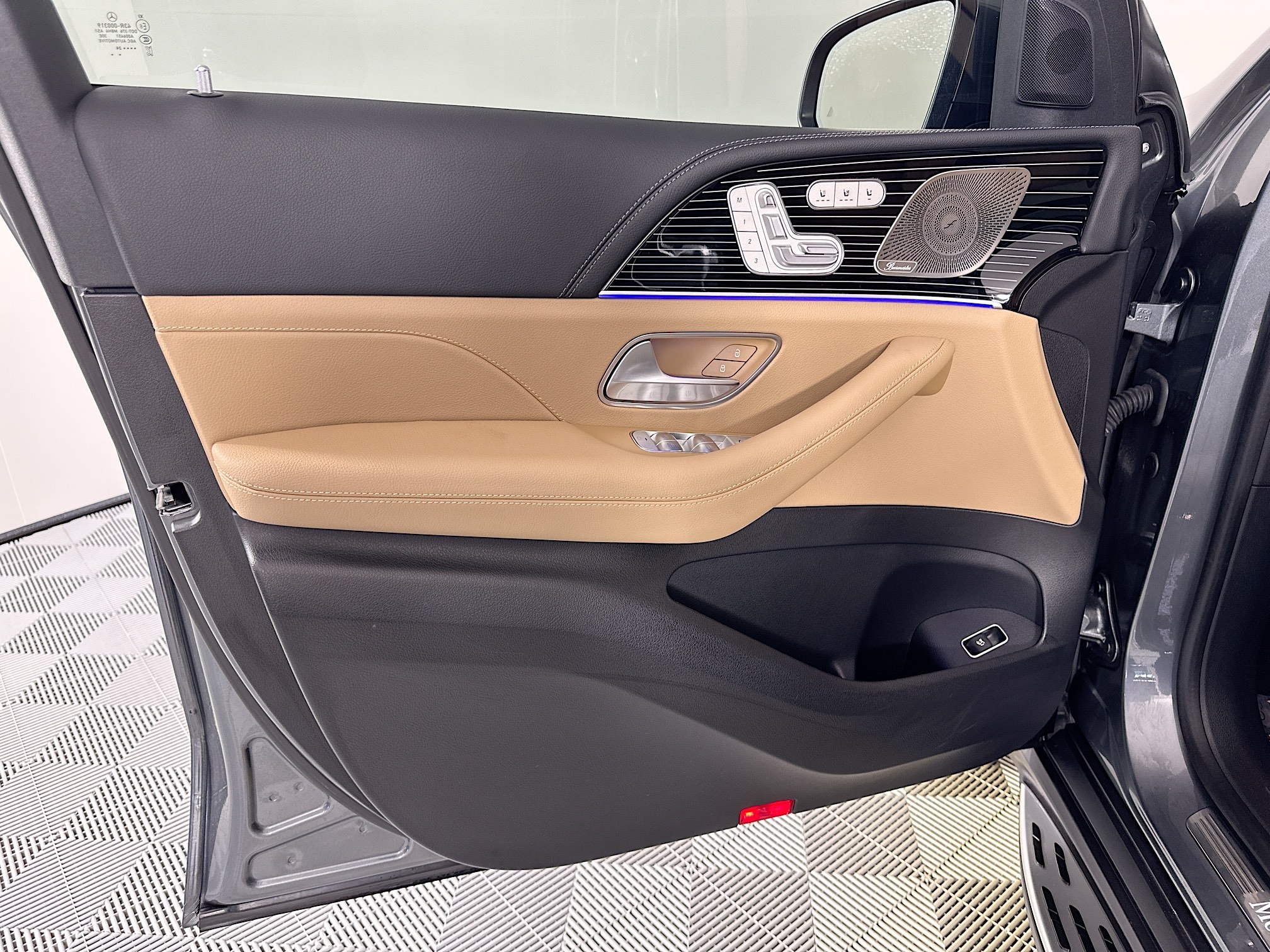 used 2024 Mercedes-Benz GLE car, priced at $87,998