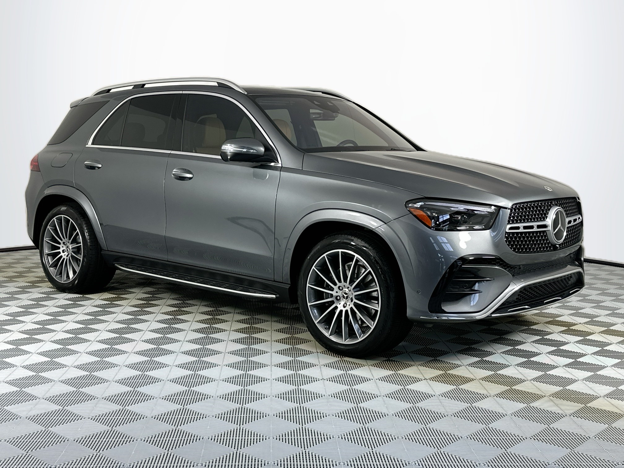 used 2024 Mercedes-Benz GLE car, priced at $87,998