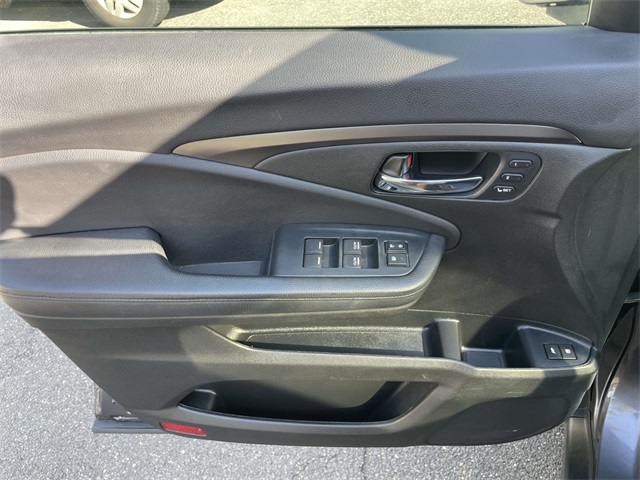 used 2022 Honda Pilot car, priced at $31,567