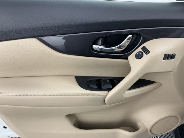 used 2020 Nissan Rogue car, priced at $15,000