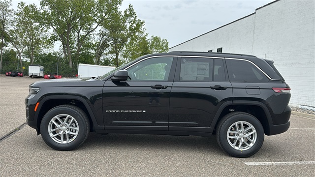 new 2025 Jeep Grand Cherokee car, priced at $42,848