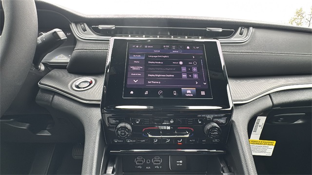 new 2025 Jeep Grand Cherokee car, priced at $42,848