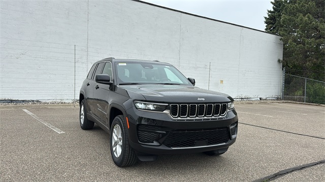 new 2025 Jeep Grand Cherokee car, priced at $42,848
