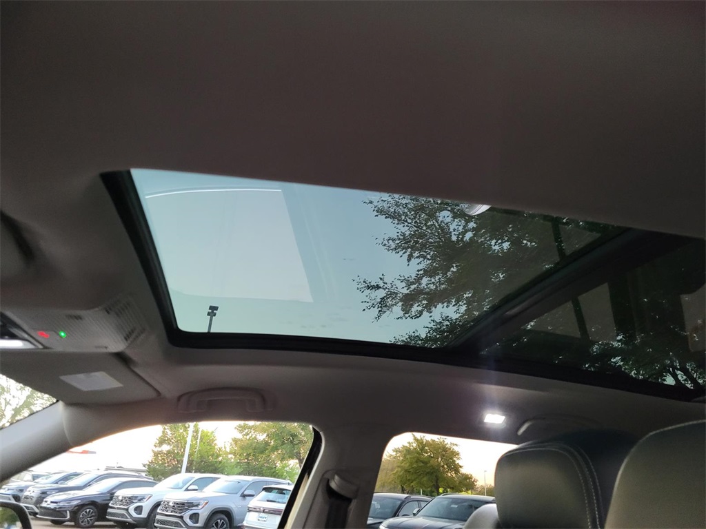 new 2026 Volkswagen Atlas car, priced at $43,685