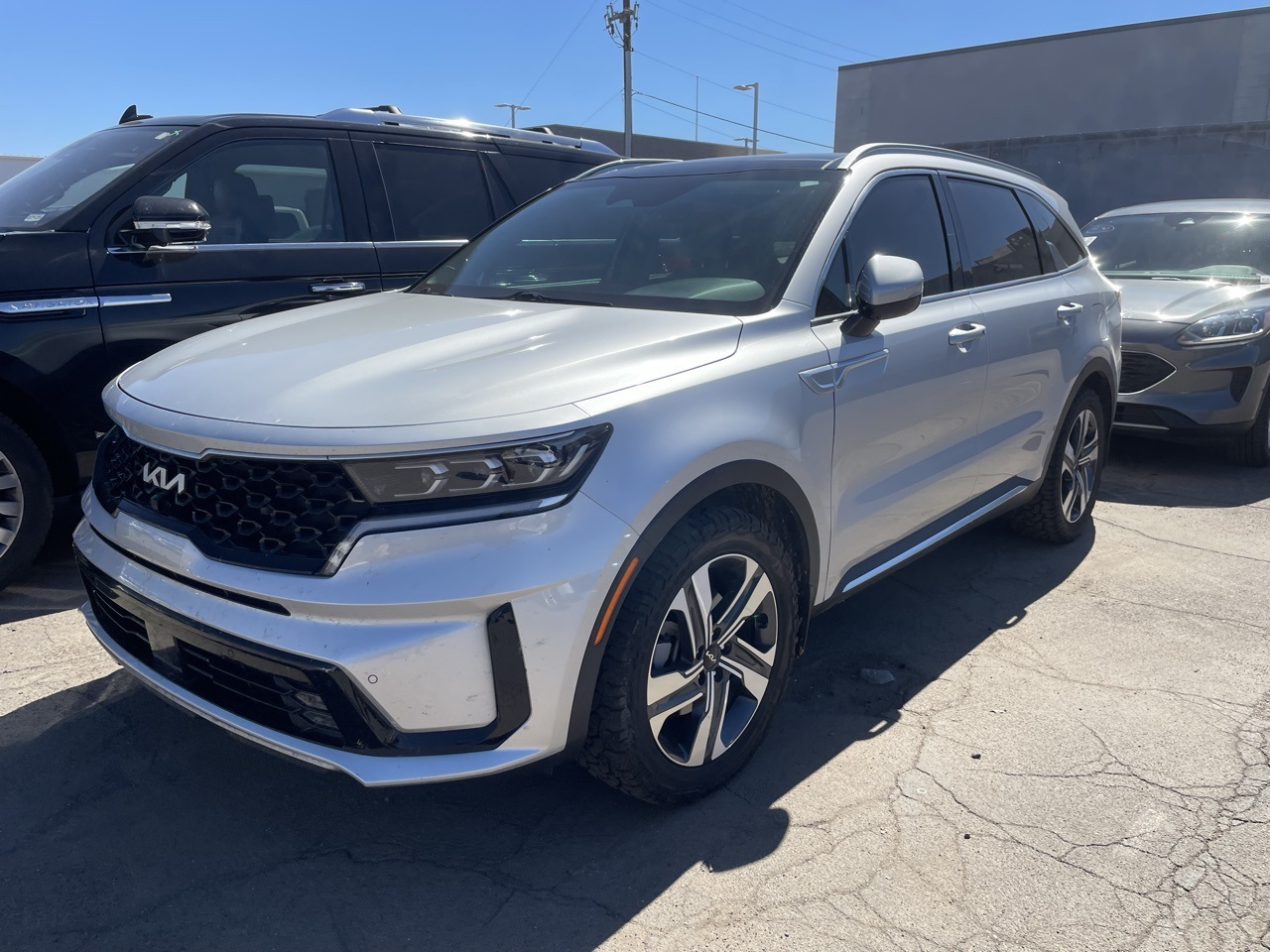 used 2022 Kia Sorento Plug-In Hybrid car, priced at $27,999