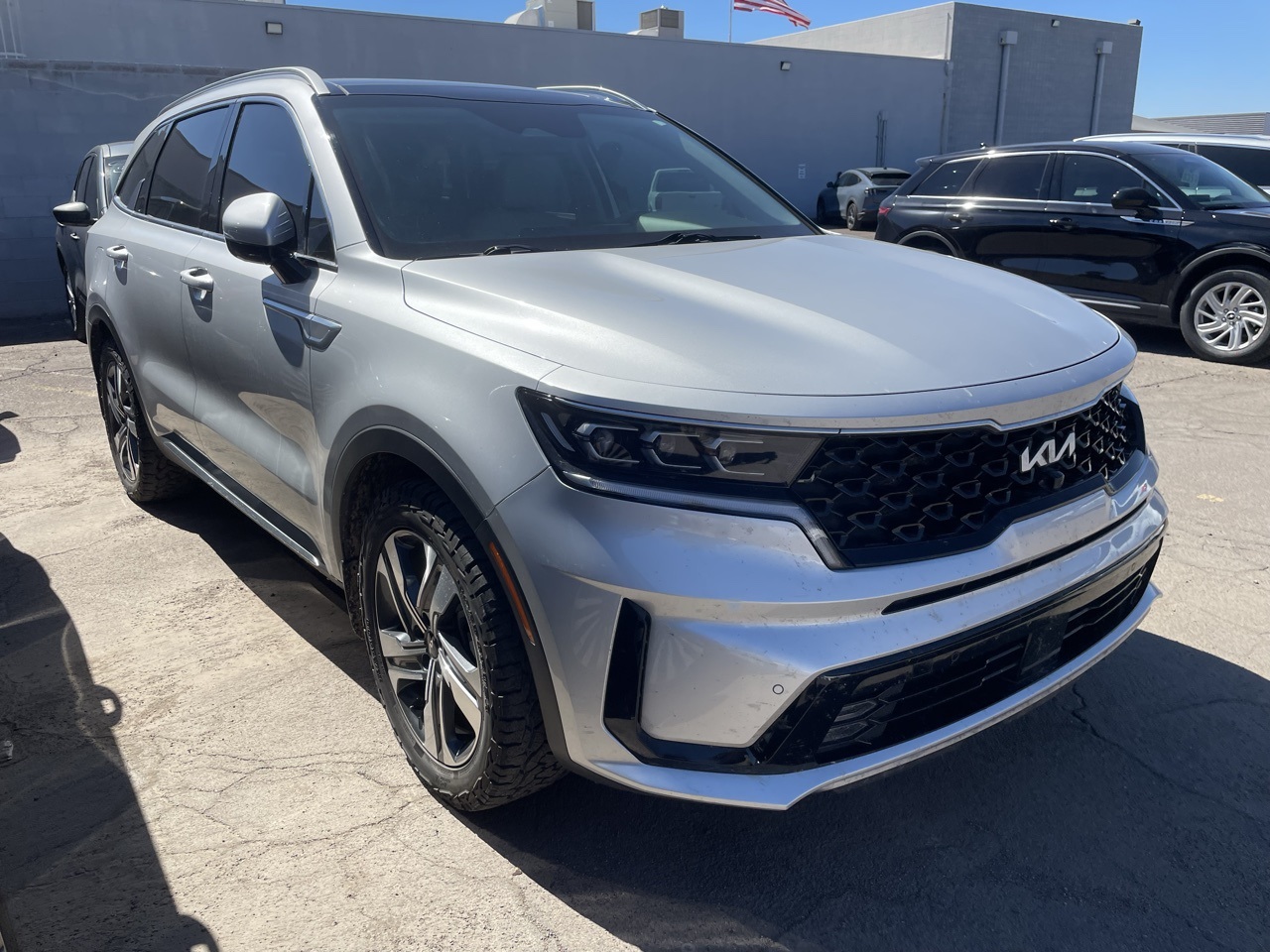 used 2022 Kia Sorento Plug-In Hybrid car, priced at $27,999