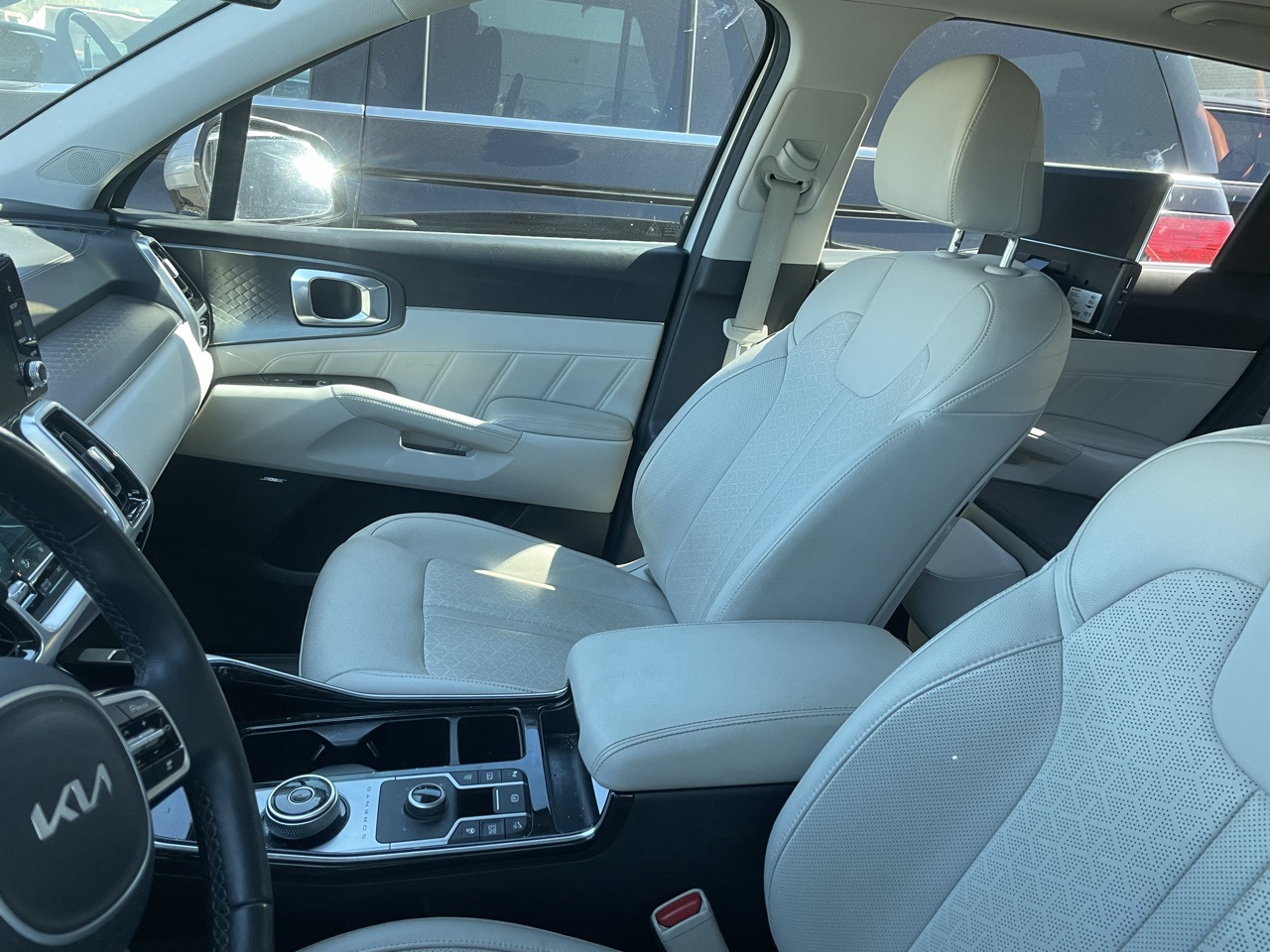 used 2022 Kia Sorento Plug-In Hybrid car, priced at $27,999