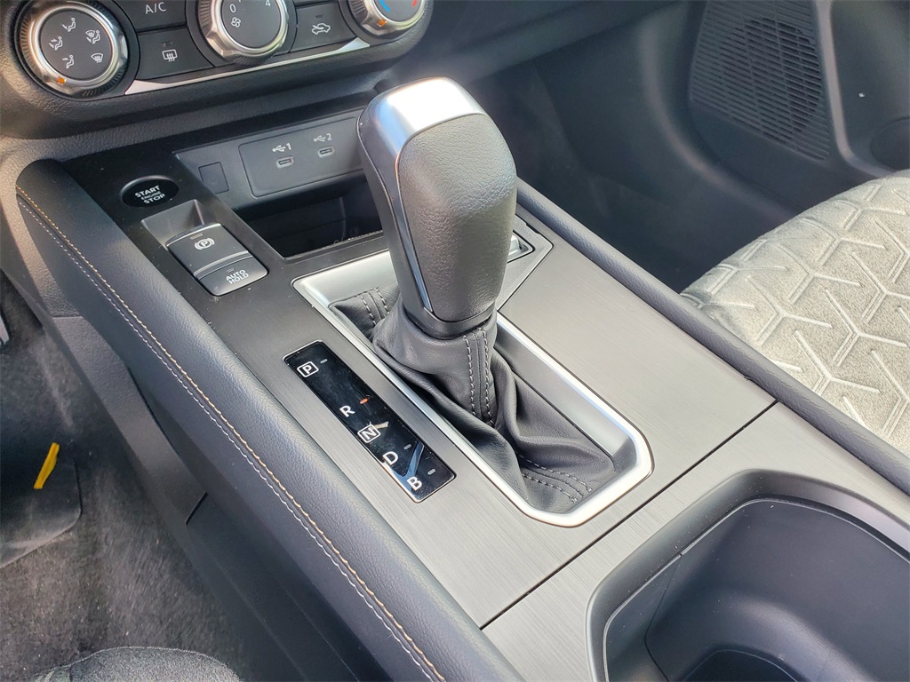 new 2025 Nissan Kicks car, priced at $24,171