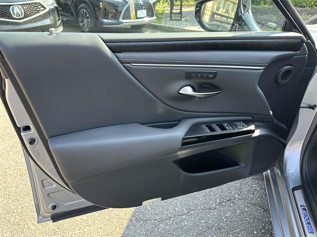 used 2025 Lexus ES car, priced at $51,995