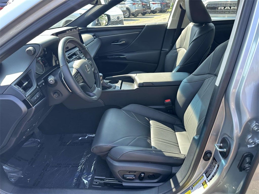used 2025 Lexus ES car, priced at $51,995
