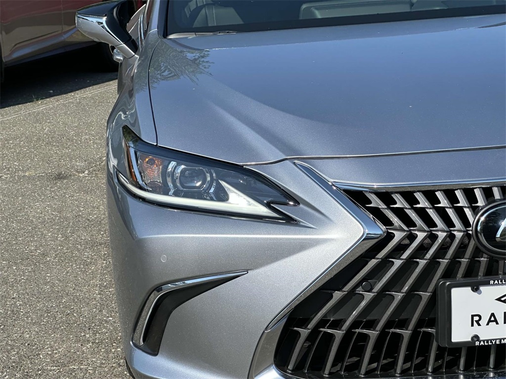 used 2025 Lexus ES car, priced at $51,995