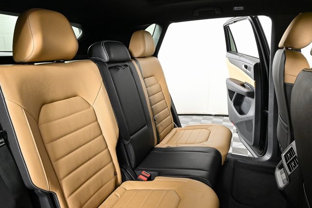 used 2024 Volkswagen Atlas Cross Sport car, priced at $37,900