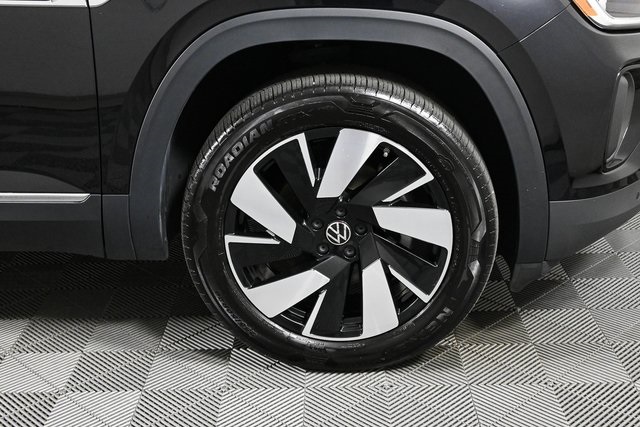 used 2024 Volkswagen Atlas Cross Sport car, priced at $37,900