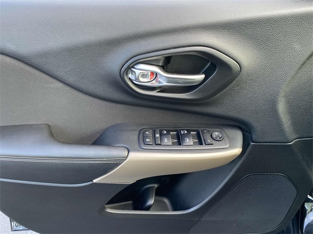 used 2018 Jeep Cherokee car, priced at $14,900