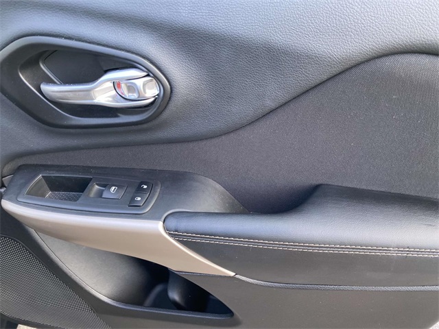 used 2018 Jeep Cherokee car, priced at $14,900