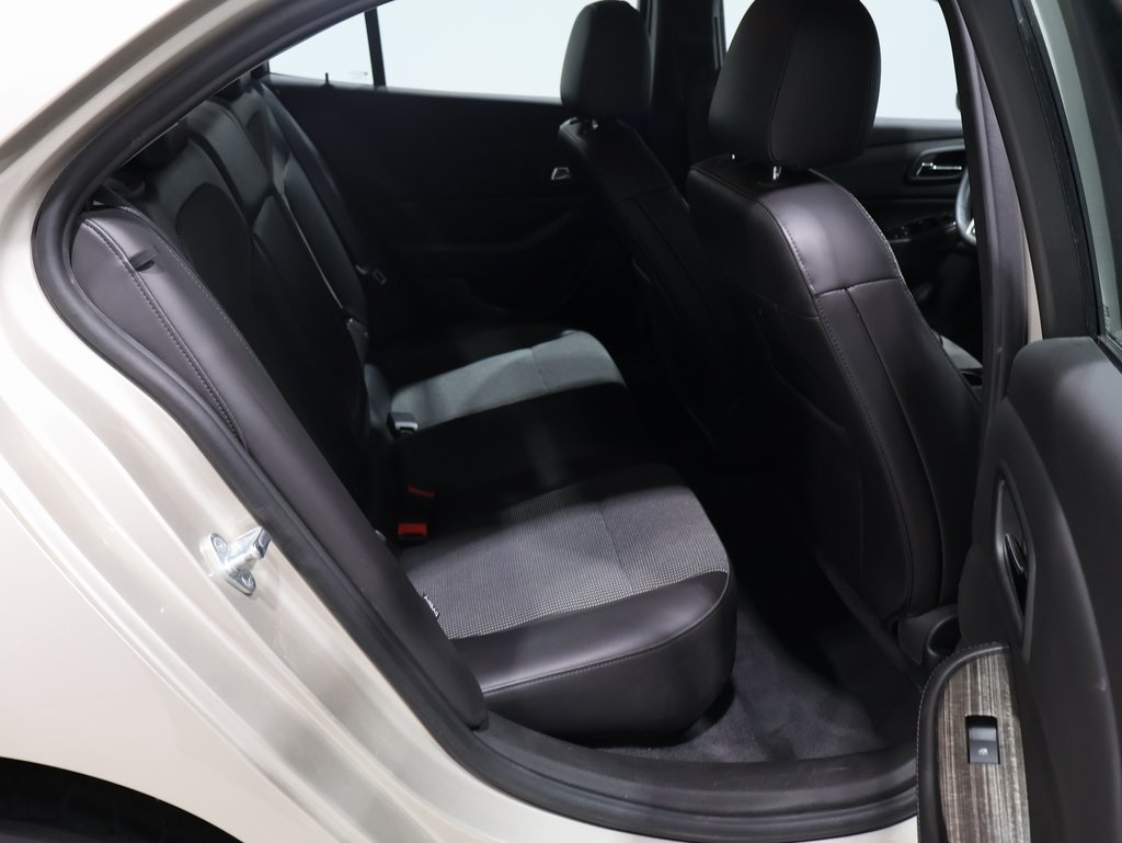 used 2015 Chevrolet Malibu car, priced at $10,000
