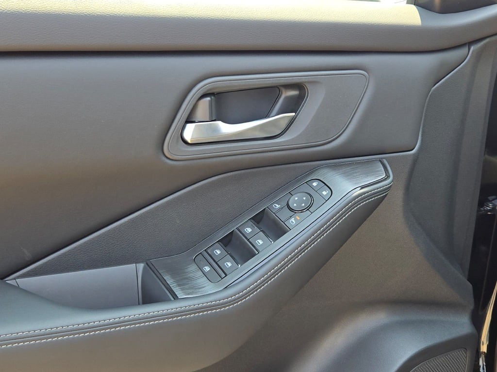 new 2025 Nissan Rogue car, priced at $33,385