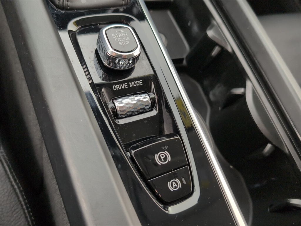 used 2021 Volvo V60 Cross Country car, priced at $28,500
