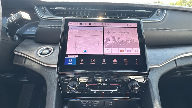 new 2025 Jeep Grand Cherokee car, priced at $45,025