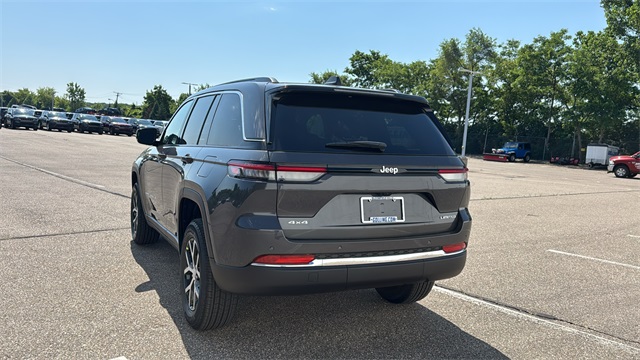 new 2025 Jeep Grand Cherokee car, priced at $45,025