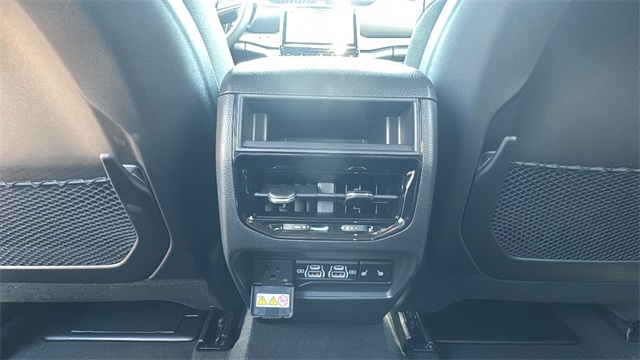 new 2025 Jeep Grand Cherokee car, priced at $45,025