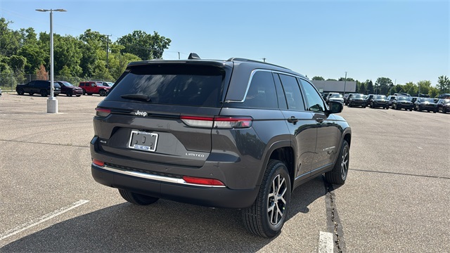 new 2025 Jeep Grand Cherokee car, priced at $45,025