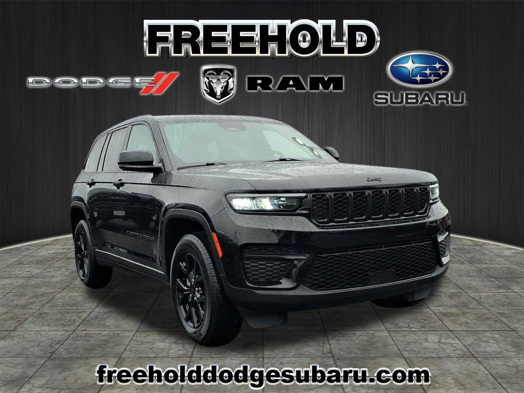used 2024 Jeep Grand Cherokee car, priced at $30,900