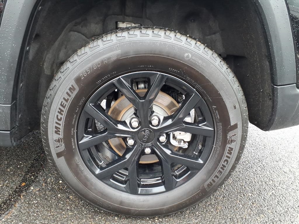 used 2024 Jeep Grand Cherokee car, priced at $30,900