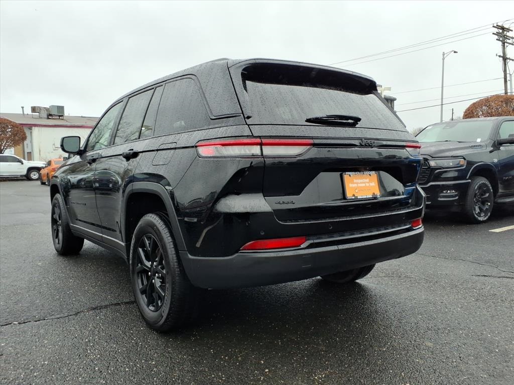 used 2024 Jeep Grand Cherokee car, priced at $30,900
