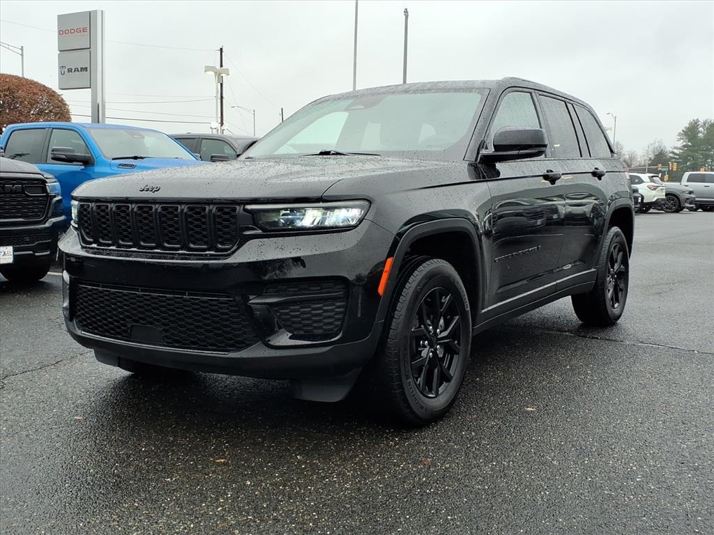 used 2024 Jeep Grand Cherokee car, priced at $30,900