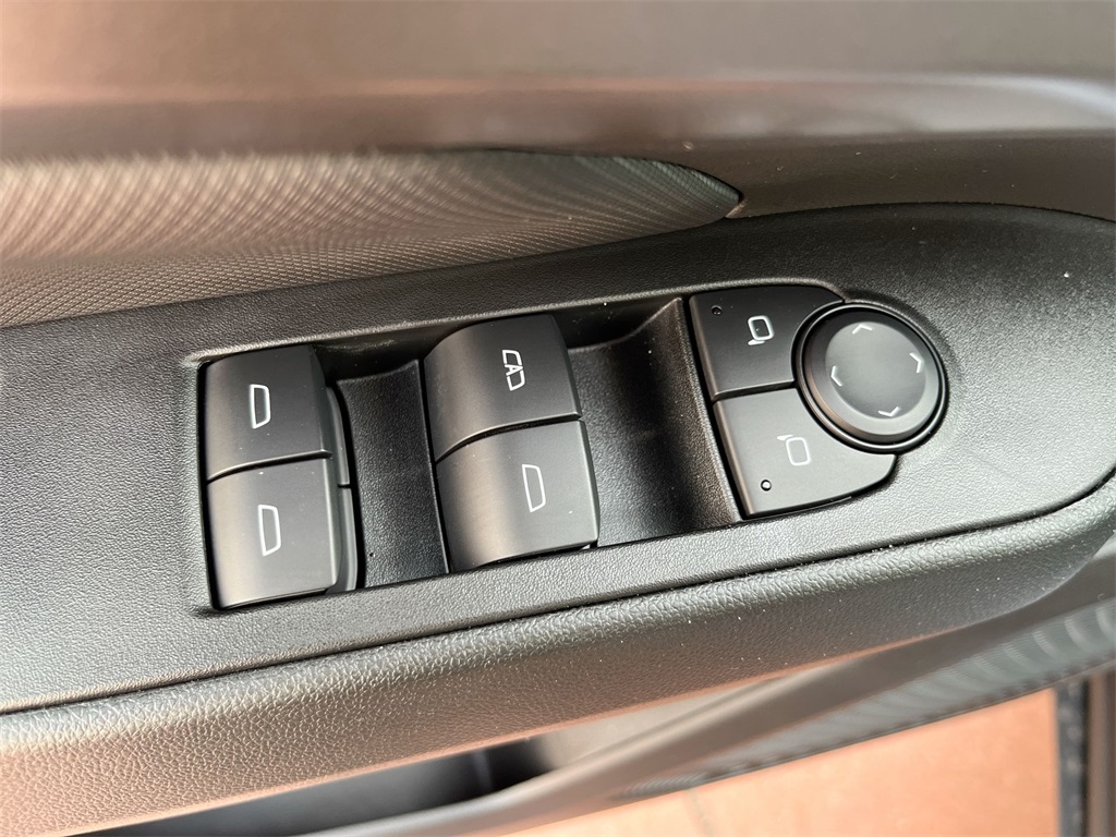 new 2025 Chevrolet Equinox EV car, priced at $40,113