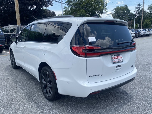 new 2025 Chrysler Pacifica car, priced at $48,778