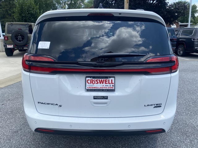 new 2025 Chrysler Pacifica car, priced at $48,778