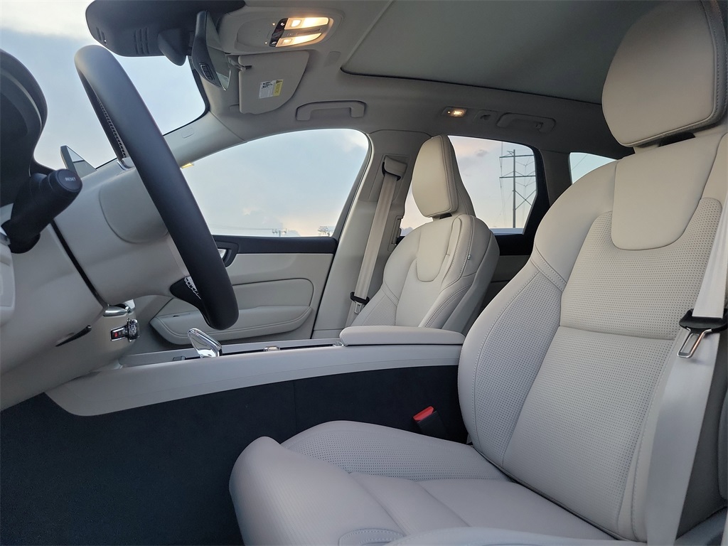 new 2026 Volvo XC60 car, priced at $60,025