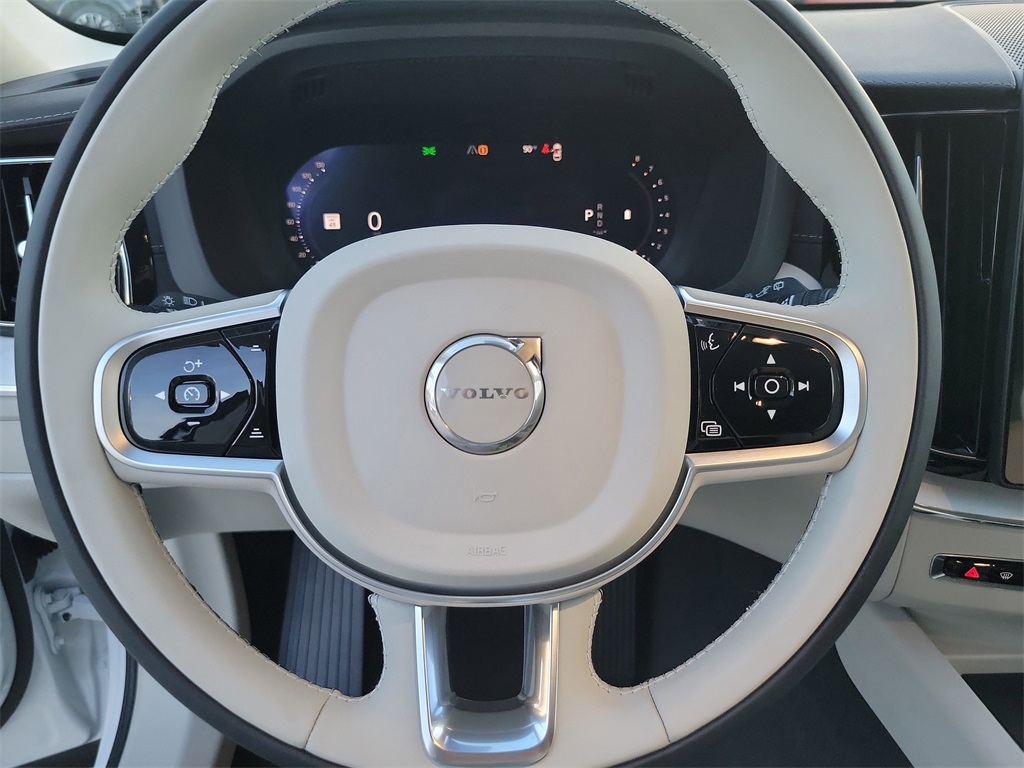 new 2026 Volvo XC60 car, priced at $60,025