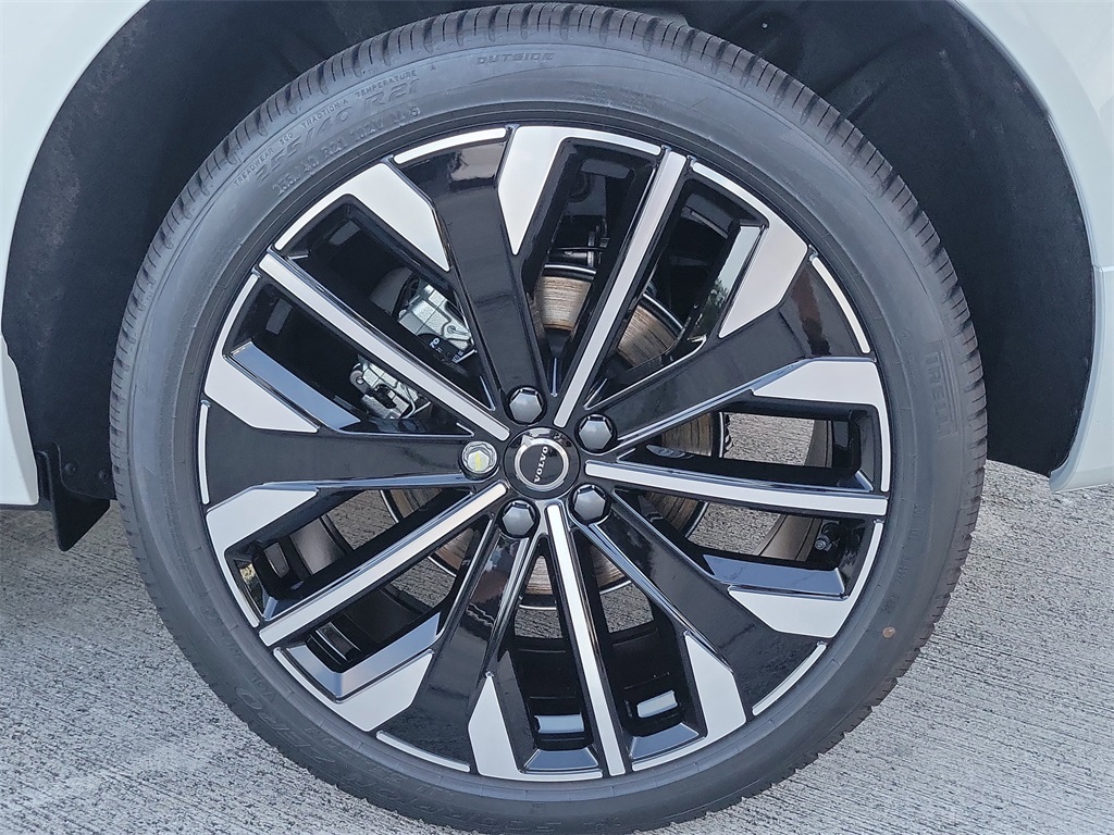 new 2026 Volvo XC60 car, priced at $60,025