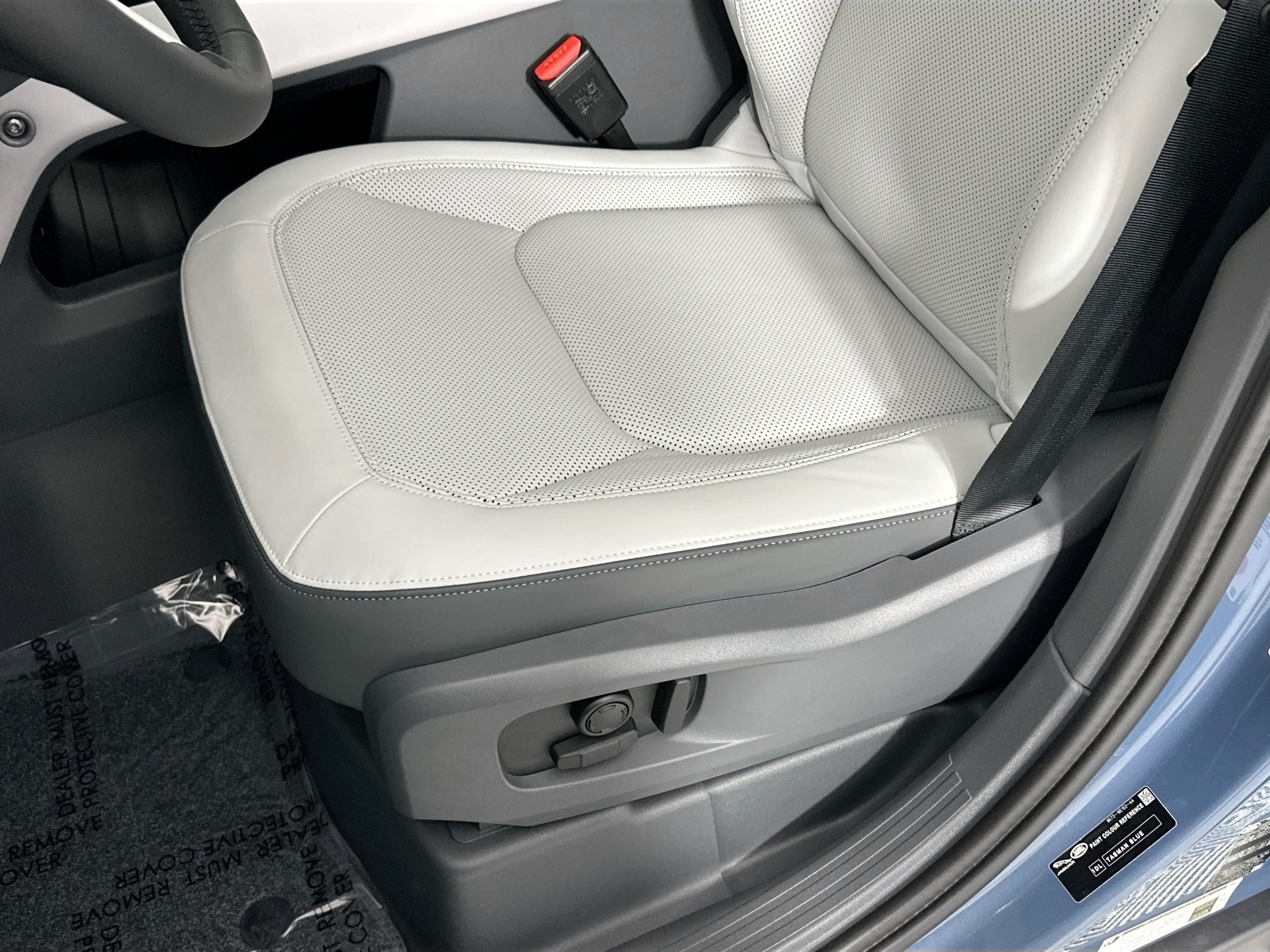 new 2025 Land Rover Defender 110 car, priced at $76,373