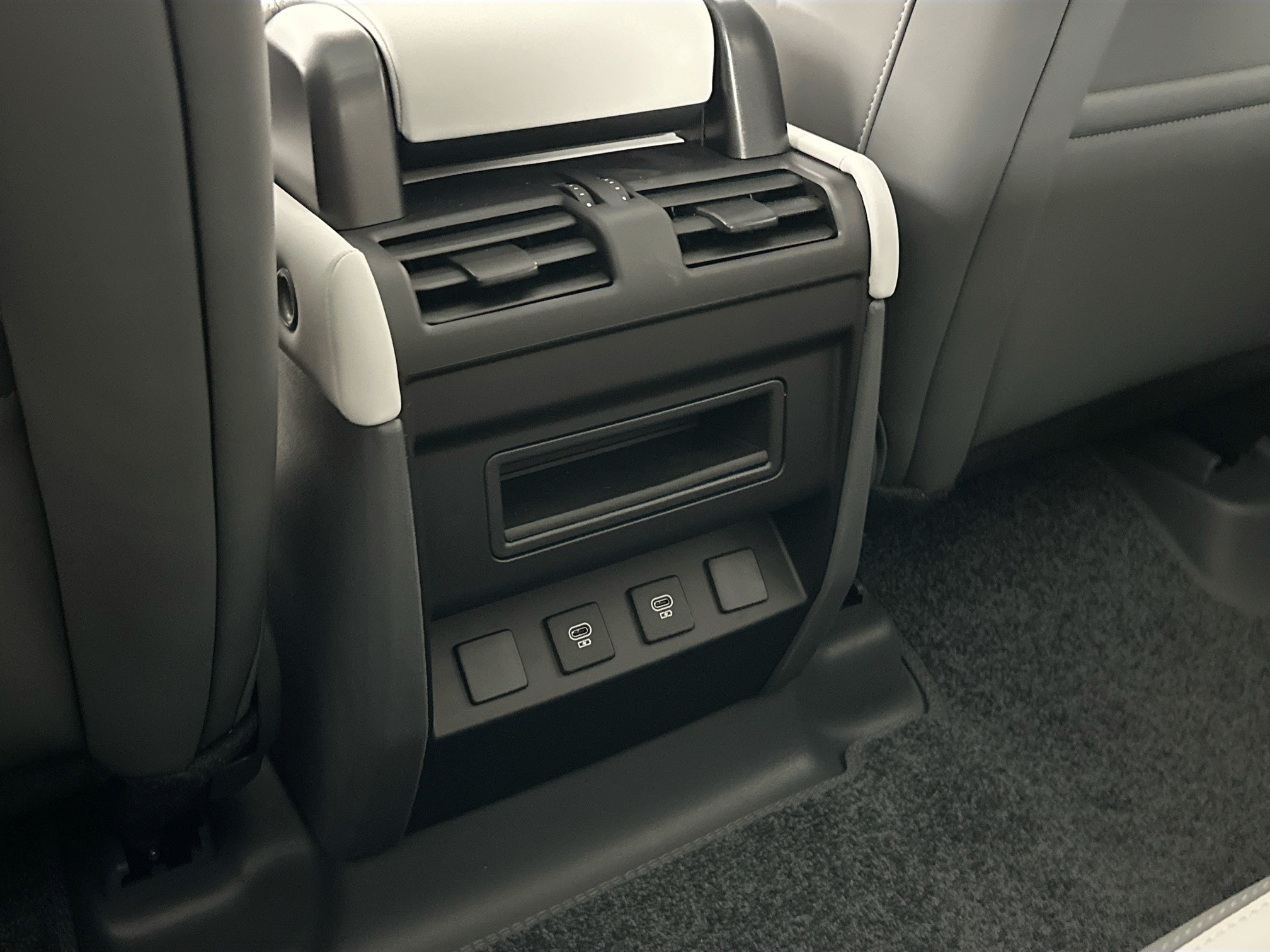 new 2025 Land Rover Defender 110 car, priced at $76,373