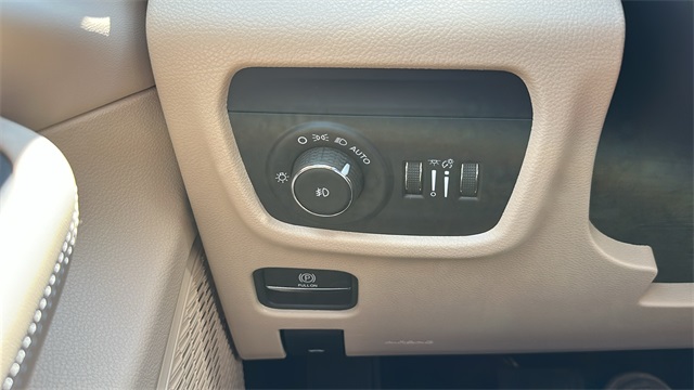 new 2025 Jeep Grand Cherokee car, priced at $44,494