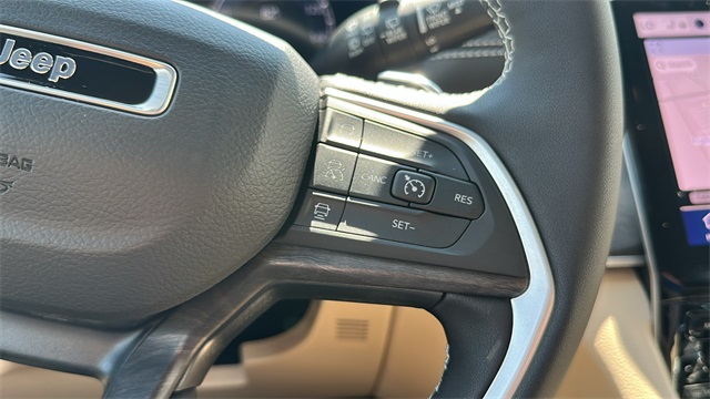 new 2025 Jeep Grand Cherokee car, priced at $44,494