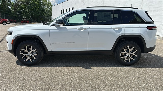 new 2025 Jeep Grand Cherokee car, priced at $44,494