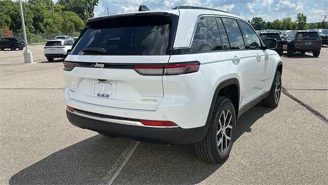 new 2025 Jeep Grand Cherokee car, priced at $44,494